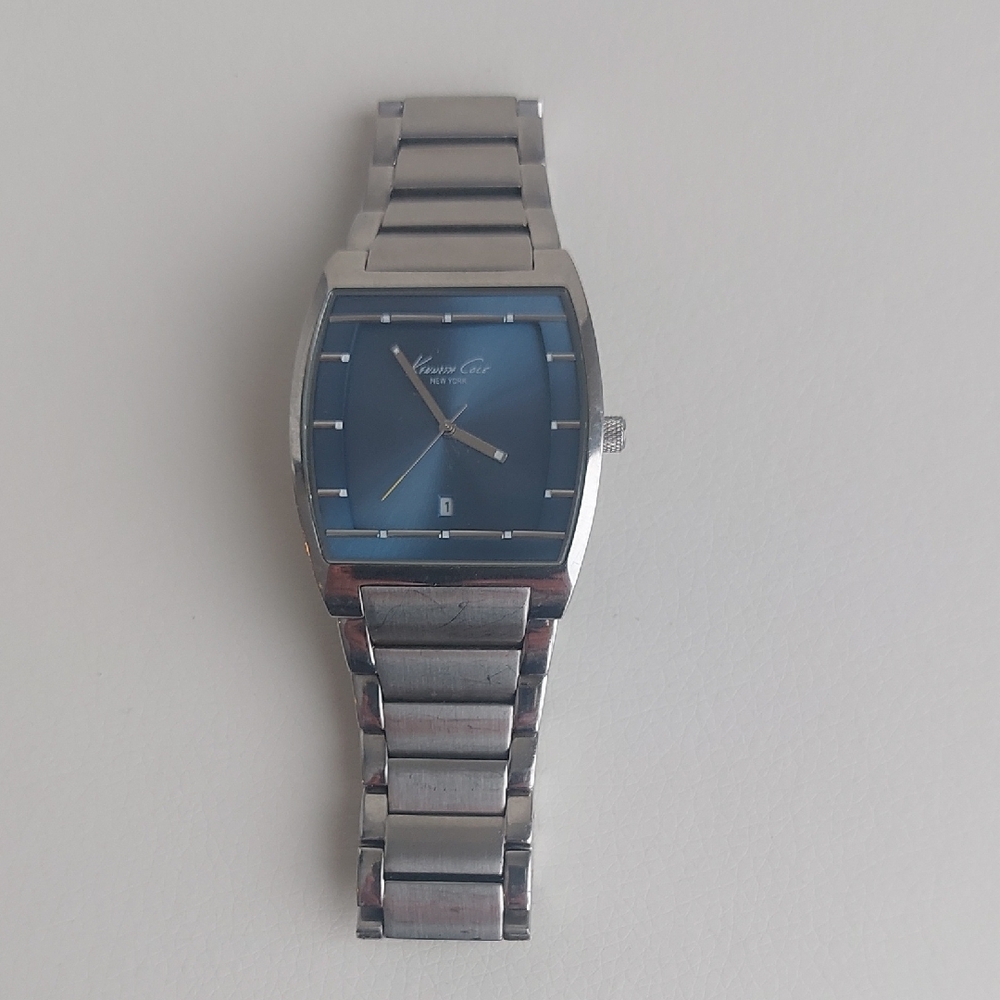 Elegant Silver and Blue Men's Watch